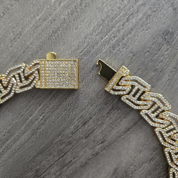 Elegant Iced Out Fully Rhinestone Figaro H-shape Design Gold Chain Necklace - Picture 10 of 10